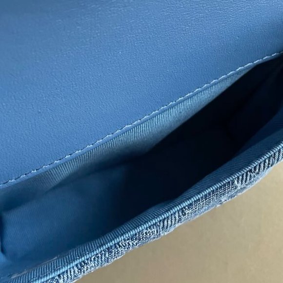 CHANEL Clutch Bag with Silver Chain - Picture 5 of 7